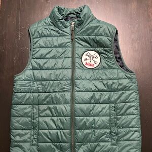 Men’s lightweight puffer vest with Bones patch